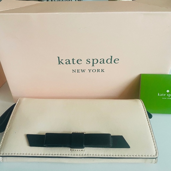 Stunning New Kate Spade wallet - Picture 1 of 6